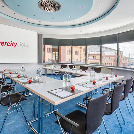 Center By Leonardo Отель