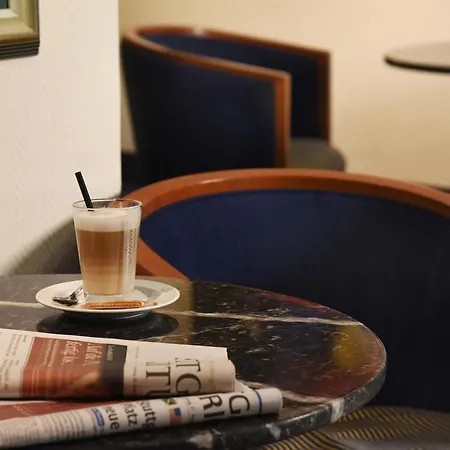 Intercityhotel Hotel 4*