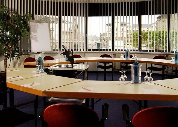 Center By Leonardo Отель