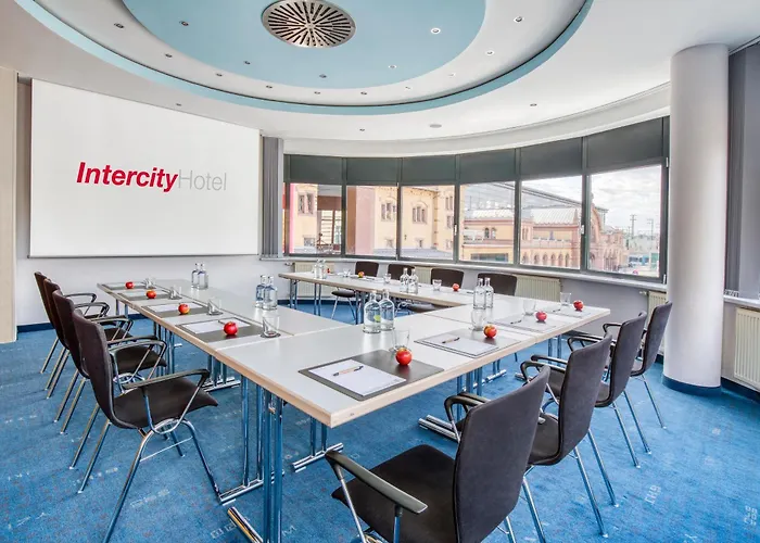 Center By Leonardo Отель