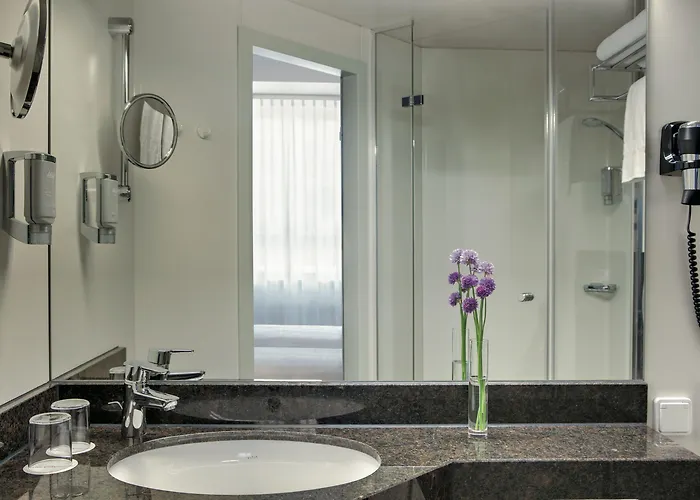 Hotel Center By Leonardo 4*