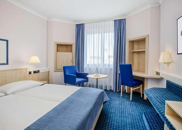 Center By Leonardo Эрфурт