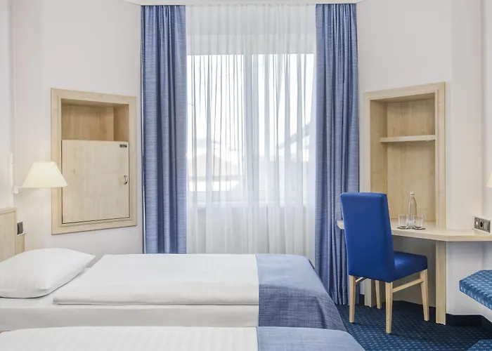 Отель Center By Leonardo Эрфурт