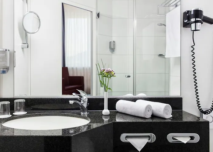 Hotel Center By Leonardo 4*